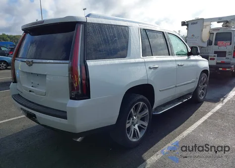 2016 Cadillac Escalade Luxury Collection z USA, uszkodzony, nr VIN 1GYS4BKJ9GR303485